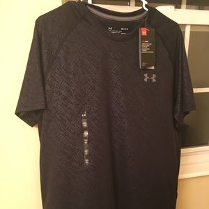 Men’s medium Under Armour shirt